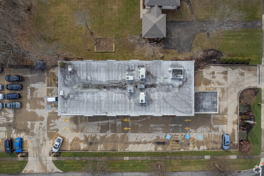 7003 Pearl Rd, Middleburg Heights, OH à louer - Aérien – Image 2 sur 6