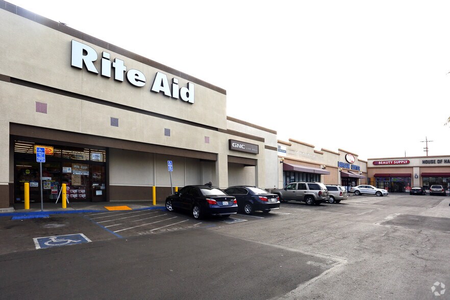 3210-3222 W Slauson Ave, Los Angeles, CA à vendre - Photo de l’immeuble – Image 2 sur 14