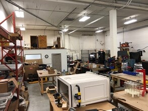 16225-16237 W Ryerson Rd, New Berlin, WI à louer Photo de l’immeuble– Image 2 sur 7
