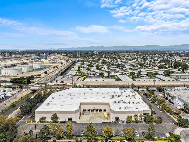1709 Apollo Ct, Seal Beach, CA à louer - Photo de l’immeuble – Image 3 sur 4
