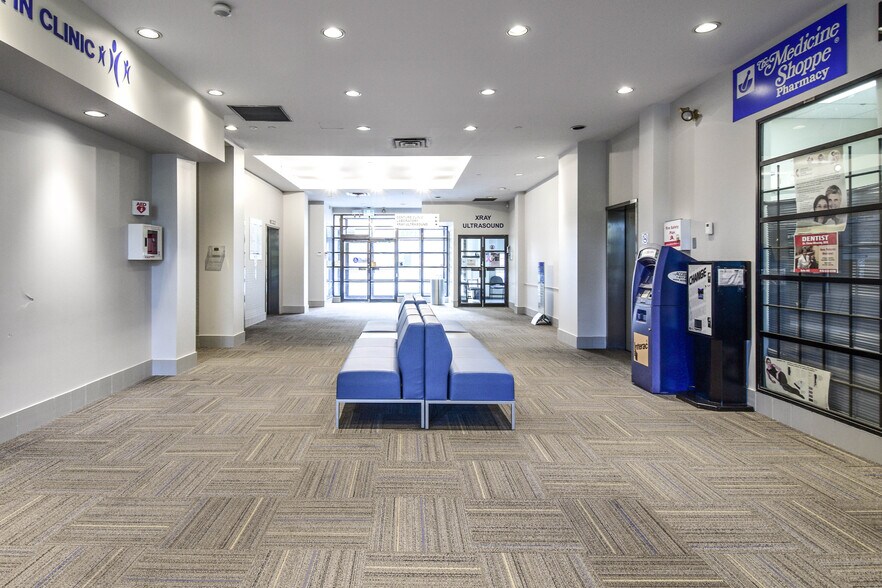 4256 Bathurst St, Toronto, ON à louer - Photo intérieure – Image 3 sur 3