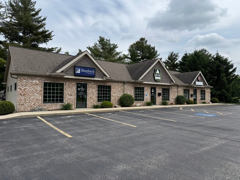 710 N Plymouth Rd, Winamac, IN à vendre - Photo de l’immeuble – Image 1 sur 1