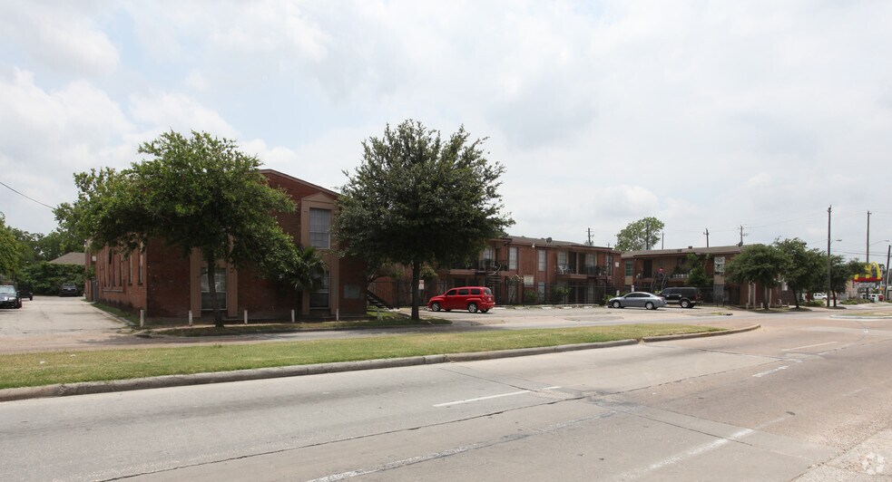 122 E Crosstimbers St, Houston, TX à vendre - Photo de l’immeuble – Image 2 sur 22