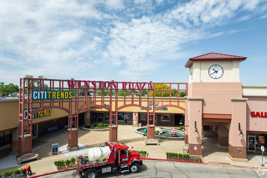 950 Winston Plz, Melrose Park, IL à louer - Photo principale – Image 1 sur 9