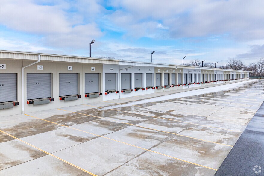 1701 Transit Way, Montgomery, IL à louer - Photo de l’immeuble – Image 2 sur 5