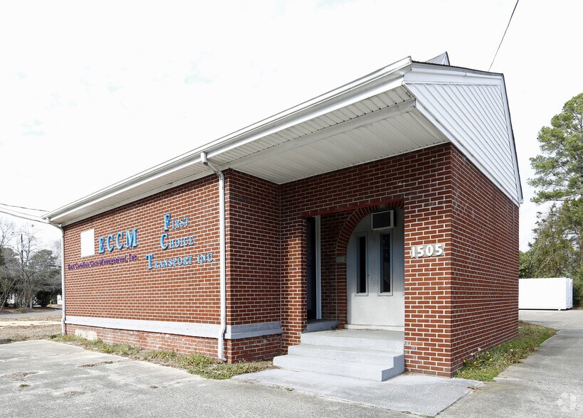 1505 E Ash St, Goldsboro, NC à vendre - Photo de l’immeuble – Image 2 sur 6