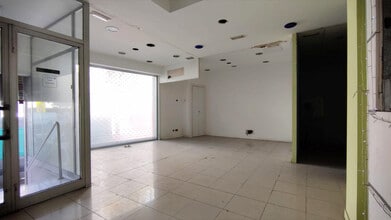 Local commercial dans Rubí, Barcelona à louer Photo intérieure– Image 2 sur 9