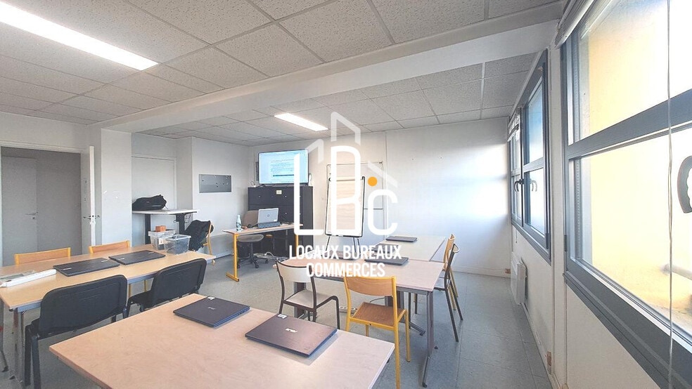 15 Avenue Louise Michel, Rezé à louer - Photo de l’immeuble – Image 3 sur 9