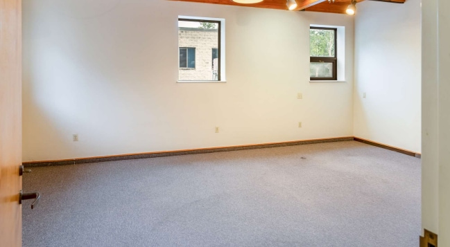 20 North Rd, Bedford, MA à vendre - Photo intérieure – Image 3 sur 7