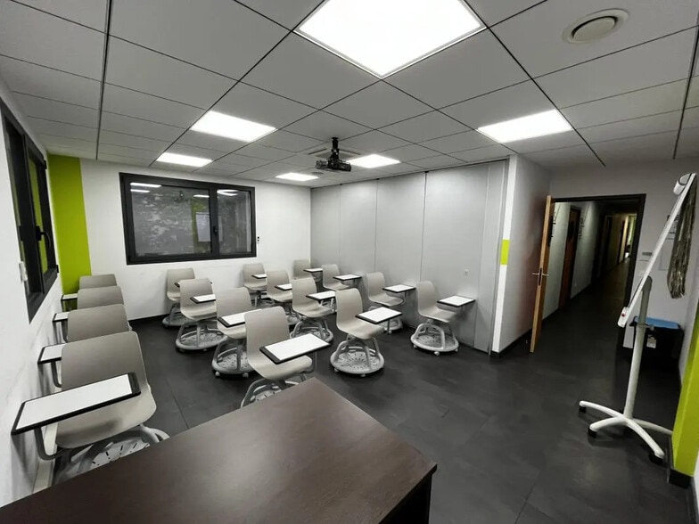 Bureau dans Saint-Étienne à vendre - Photo de l’immeuble – Image 3 sur 6