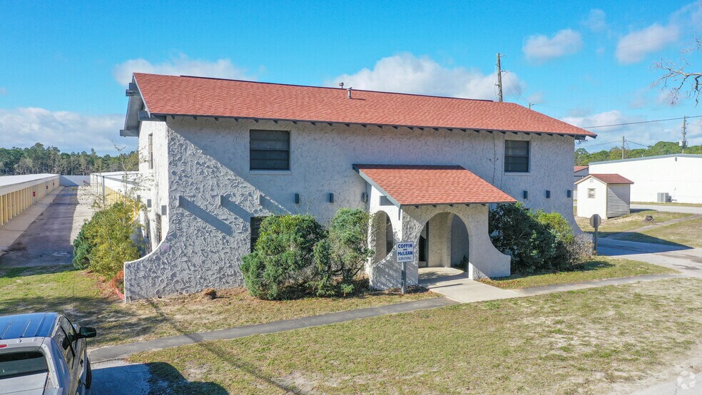 3703-3709 Commercial Way, Spring Hill, FL à louer - Photo de l’immeuble – Image 2 sur 7