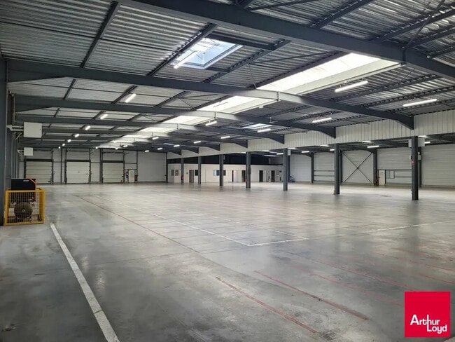 Plus de détails pour Local d’activités à vendre