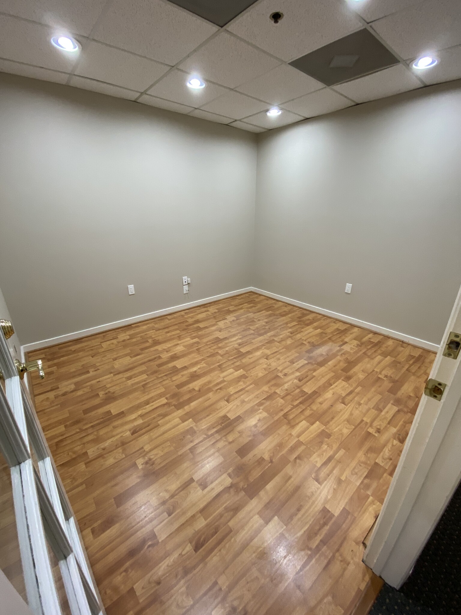 300 S El Camino Real, San Clemente, CA à louer Photo intérieure– Image 1 sur 3
