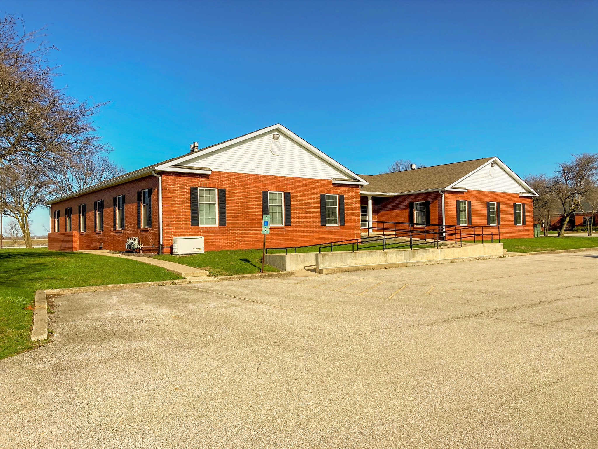 5221 S 6th St, Springfield, IL à louer Photo principale– Image 1 sur 2