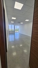 850 NW 42nd Ave, Miami, FL à louer Photo intérieure– Image 2 sur 4
