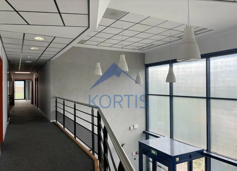 Bureau dans Genay à louer - Photo de l’immeuble – Image 2 sur 5