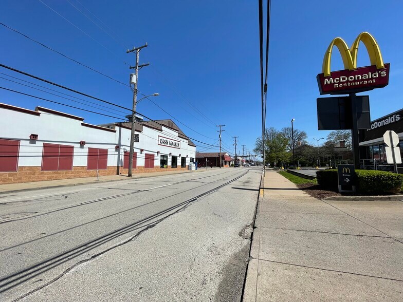 1017 4th Ave, Coraopolis, PA à vendre - Photo de l’immeuble – Image 2 sur 14