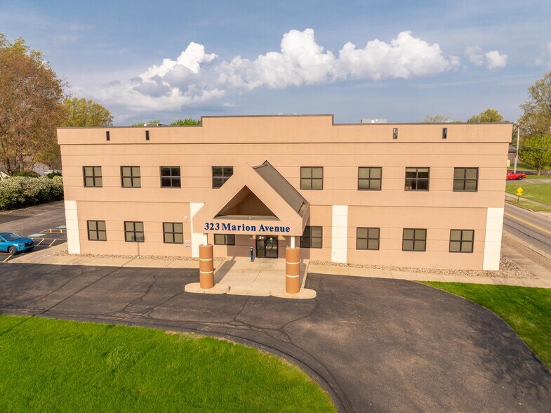 323 Marion Ave, Massillon, OH à vendre - Photo de l’immeuble – Image 1 sur 18