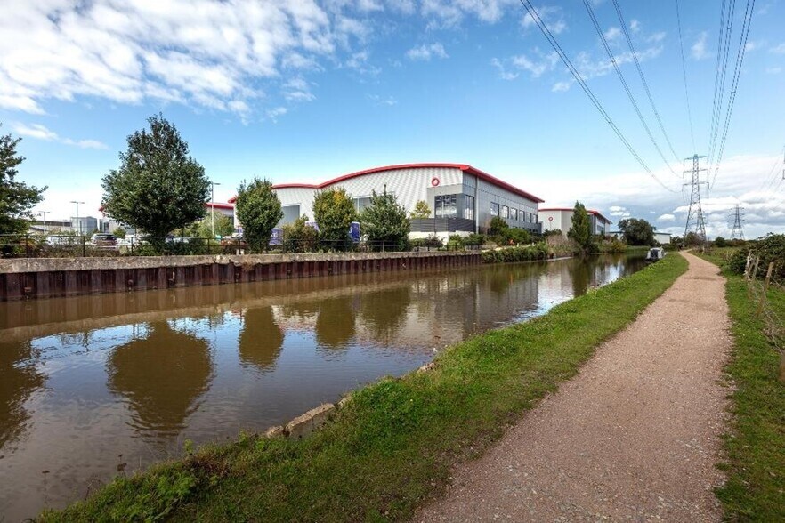 East Duck Lees Ln, Enfield à louer - Photo de l’immeuble – Image 3 sur 18