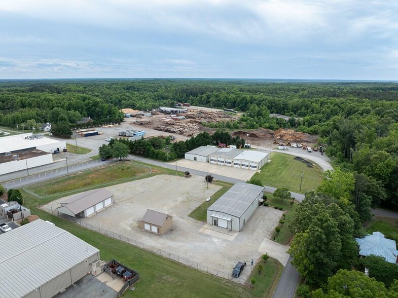 471 Osborne St, Keysville, VA à vendre - Photo de l’immeuble – Image 2 sur 28