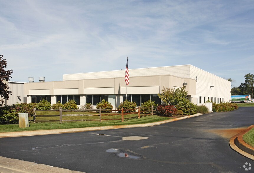 55378 Lyon Industrial Dr, New Hudson, MI à vendre - Photo principale – Image 1 sur 2