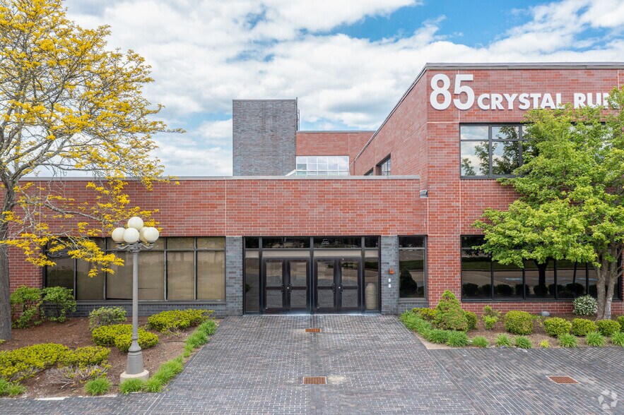 85 Crystal Run Rd, Middletown, NY à louer - Photo de l’immeuble – Image 3 sur 27