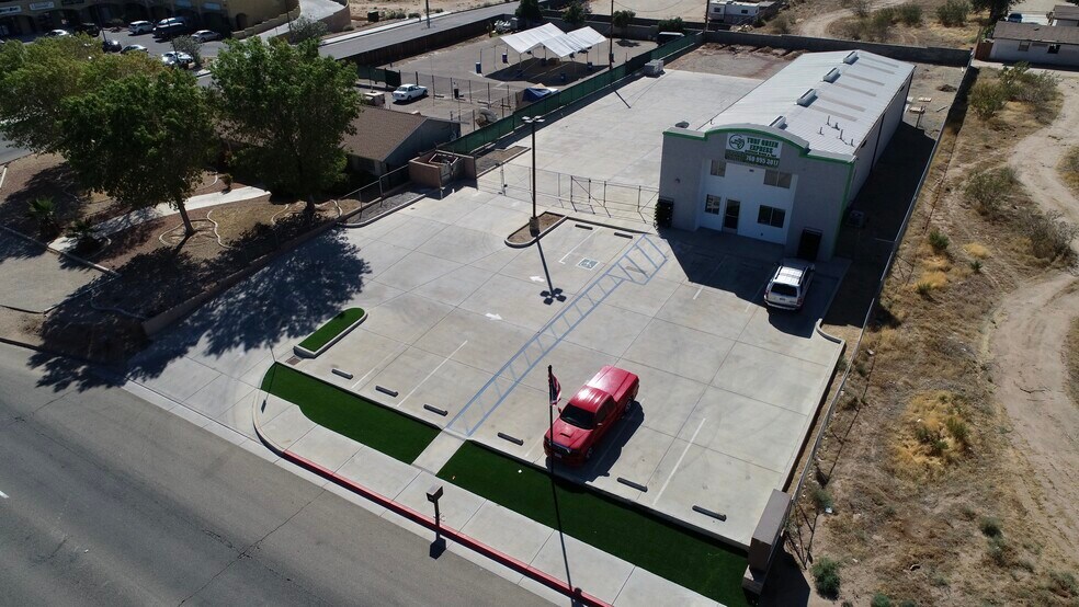 15865 Bear Valley Rd, Hesperia, CA à vendre - Photo de l’immeuble – Image 1 sur 34