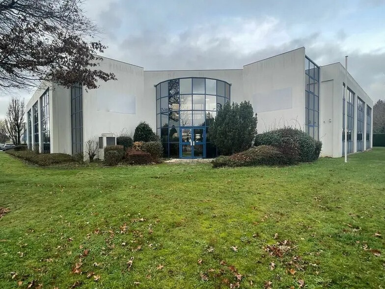 Bureau dans Montivilliers à louer - Photo de l’immeuble – Image 1 sur 2