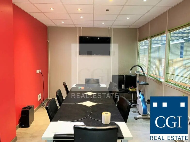 Local d’activités dans Saint-Martin-le-Vinoux à louer - Photo de l’immeuble – Image 2 sur 4