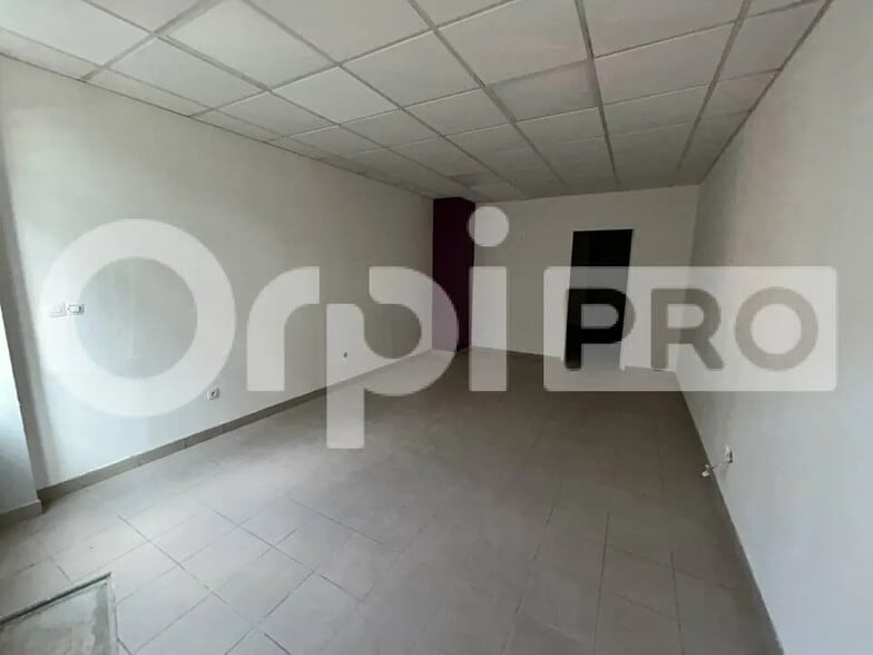 Local commercial dans Beauvais à louer - Photo intérieure – Image 3 sur 4