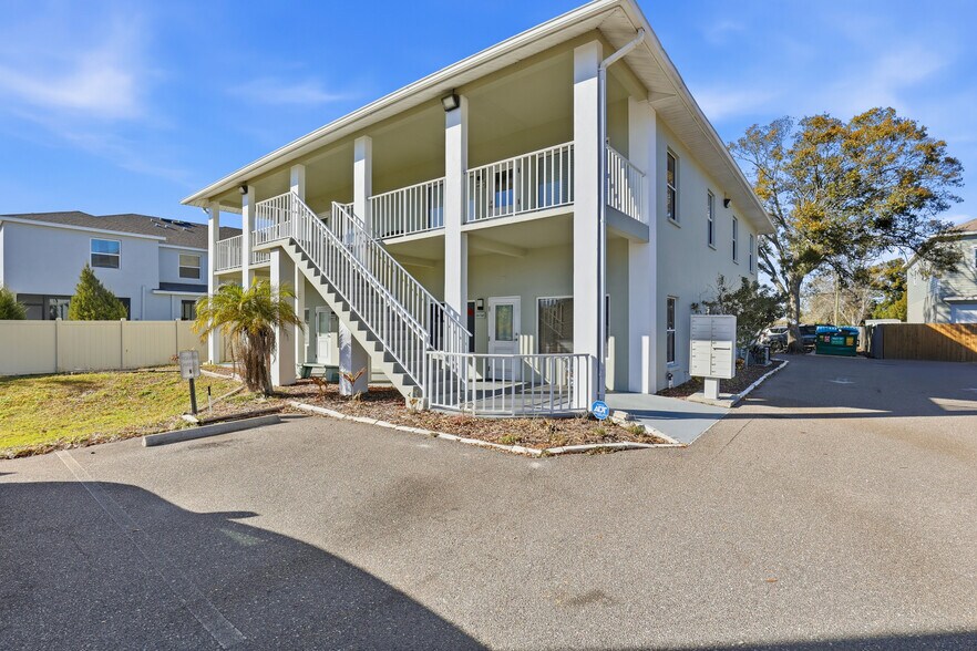12597 Walsingham Rd, Largo, FL à vendre - Photo de l’immeuble – Image 3 sur 18