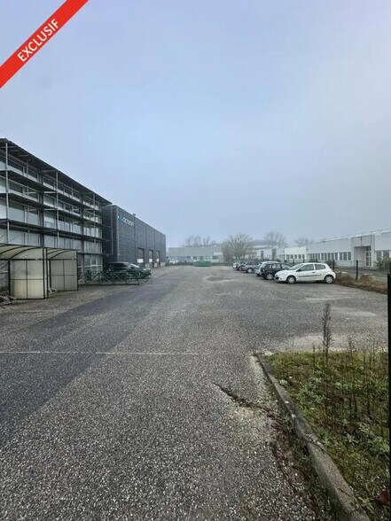 Local d'activités dans Mérignac à vendre - Photo de l’immeuble – Image 3 sur 10