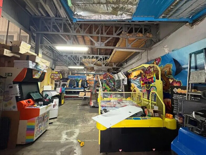 Local d'activités dans Asnières-sur-Seine à vendre - Photo de l’immeuble – Image 2 sur 7