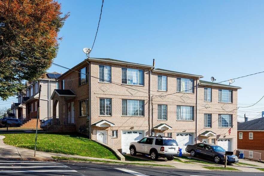820 Richmond Rd, Staten Island, NY à vendre - Photo de l’immeuble – Image 2 sur 9