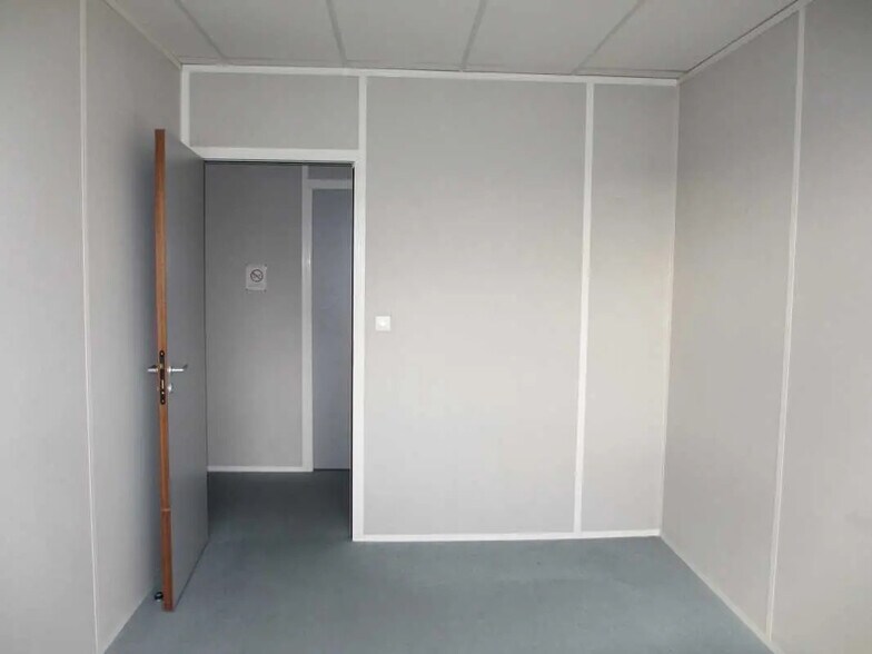 Bureau dans Vitry-sur-Seine à louer - Photo de l’immeuble – Image 2 sur 7