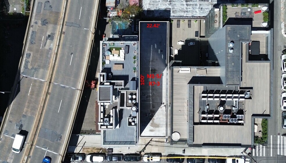 42-40 Crescent St, Long Island City, NY à vendre - Photo de l’immeuble – Image 2 sur 6