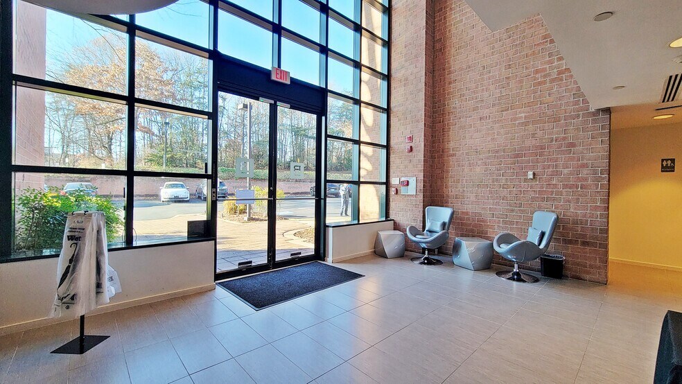 1892 Preston White Dr, Reston, VA à louer - Photo intérieure – Image 2 sur 20