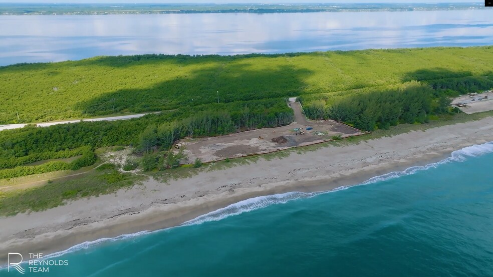 Hutchinson Island Oceanfront Lots portefeuille de 2 biens à vendre sur LoopNet.fr - Vidéo sur l’annonce professionnelle – Image 2 sur 10