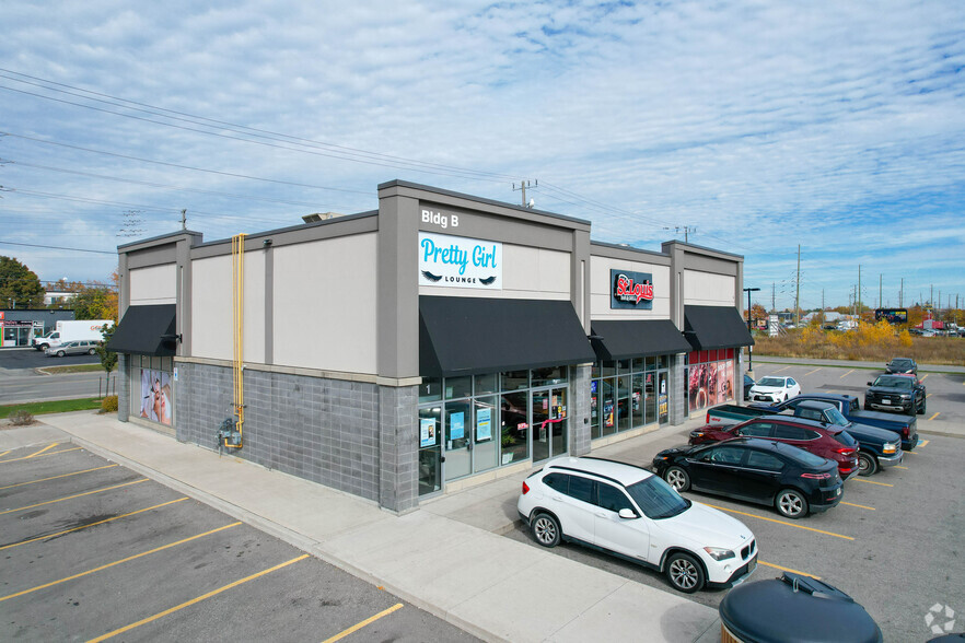 1635 Bayly St, Pickering, ON à louer - Photo principale – Image 1 sur 6