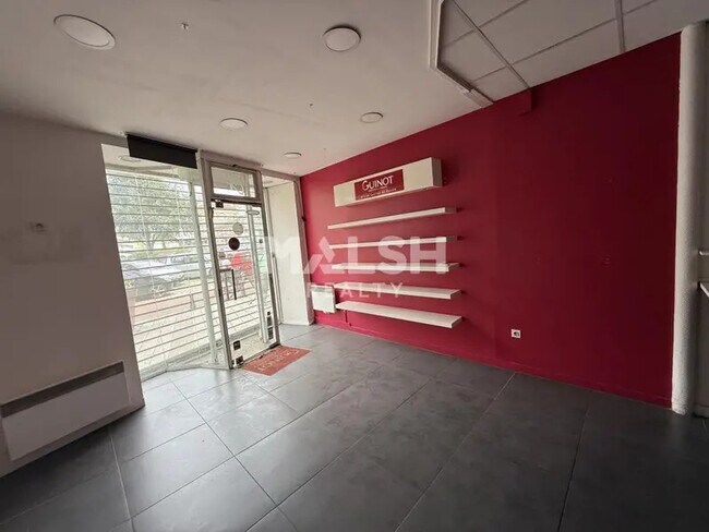 Plus de détails pour Local commercial à louer