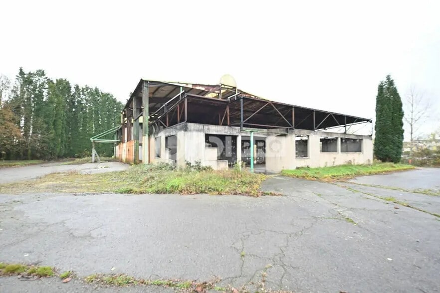 Local d'activités dans Montceau-les-Mines à vendre - Photo de l’immeuble – Image 2 sur 14