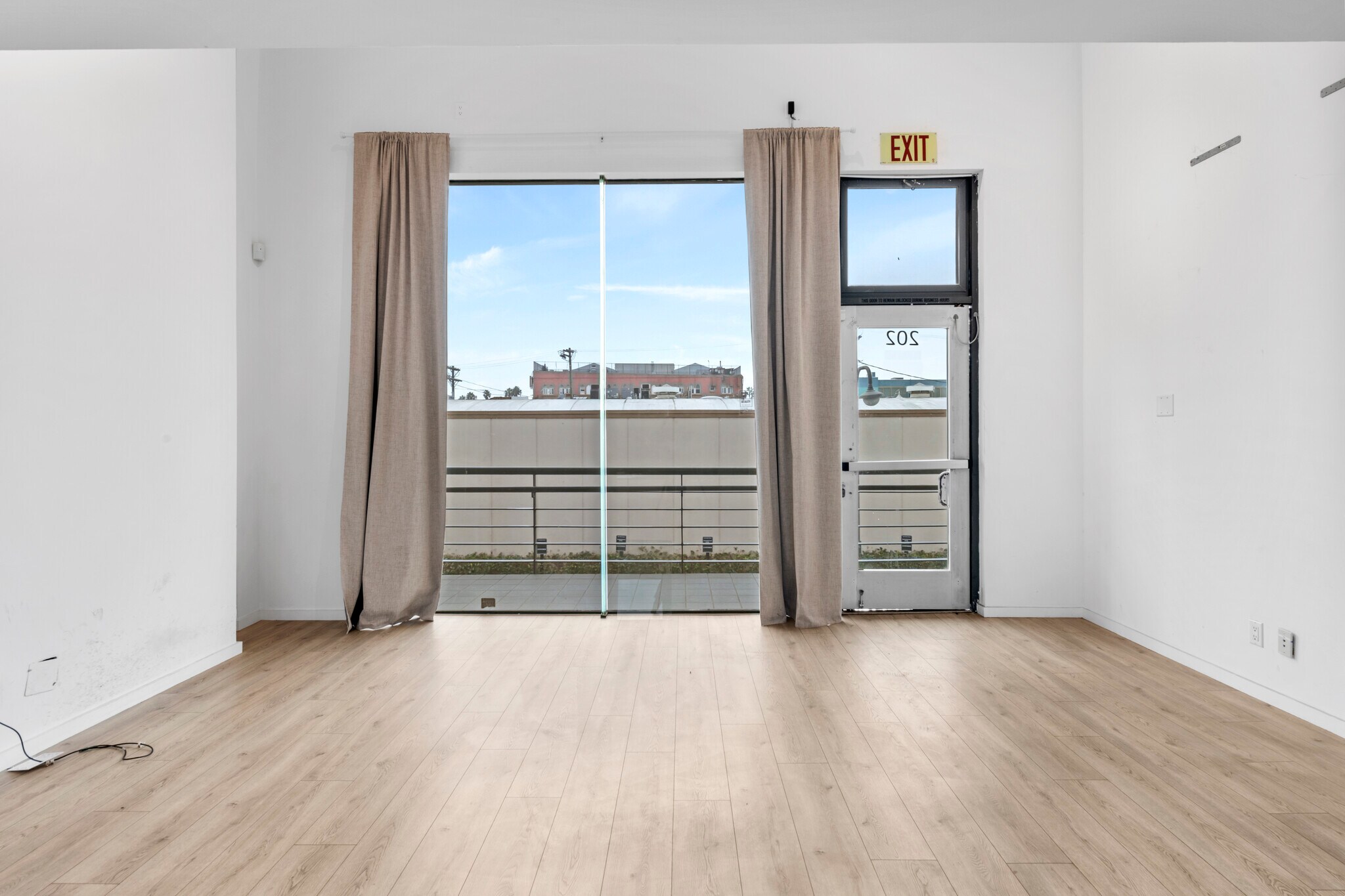 1501 Main St, Venice, CA à louer Photo intérieure– Image 1 sur 10