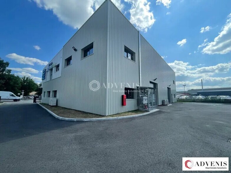 Local d’activités dans Mérignac à louer - Photo de l’immeuble – Image 2 sur 11