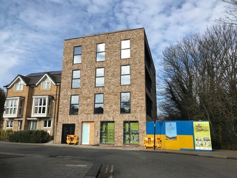 19 Springbank Rd, Londres à vendre - Photo de l’immeuble – Image 2 sur 4