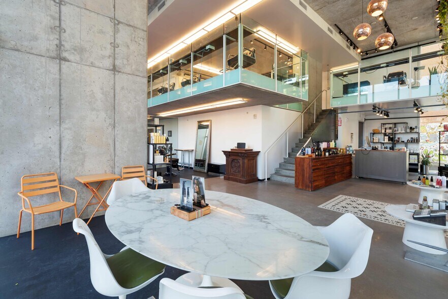 201 E Washington St, Iowa City, IA à vendre - Photo de l’immeuble – Image 3 sur 14