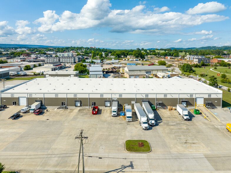 1859 E Polk St, Chattanooga, TN à louer - Photo de l’immeuble – Image 1 sur 6