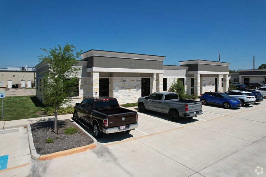 3129 Kingsley Dr, Pearland, TX à louer - Photo principale – Image 1 sur 12