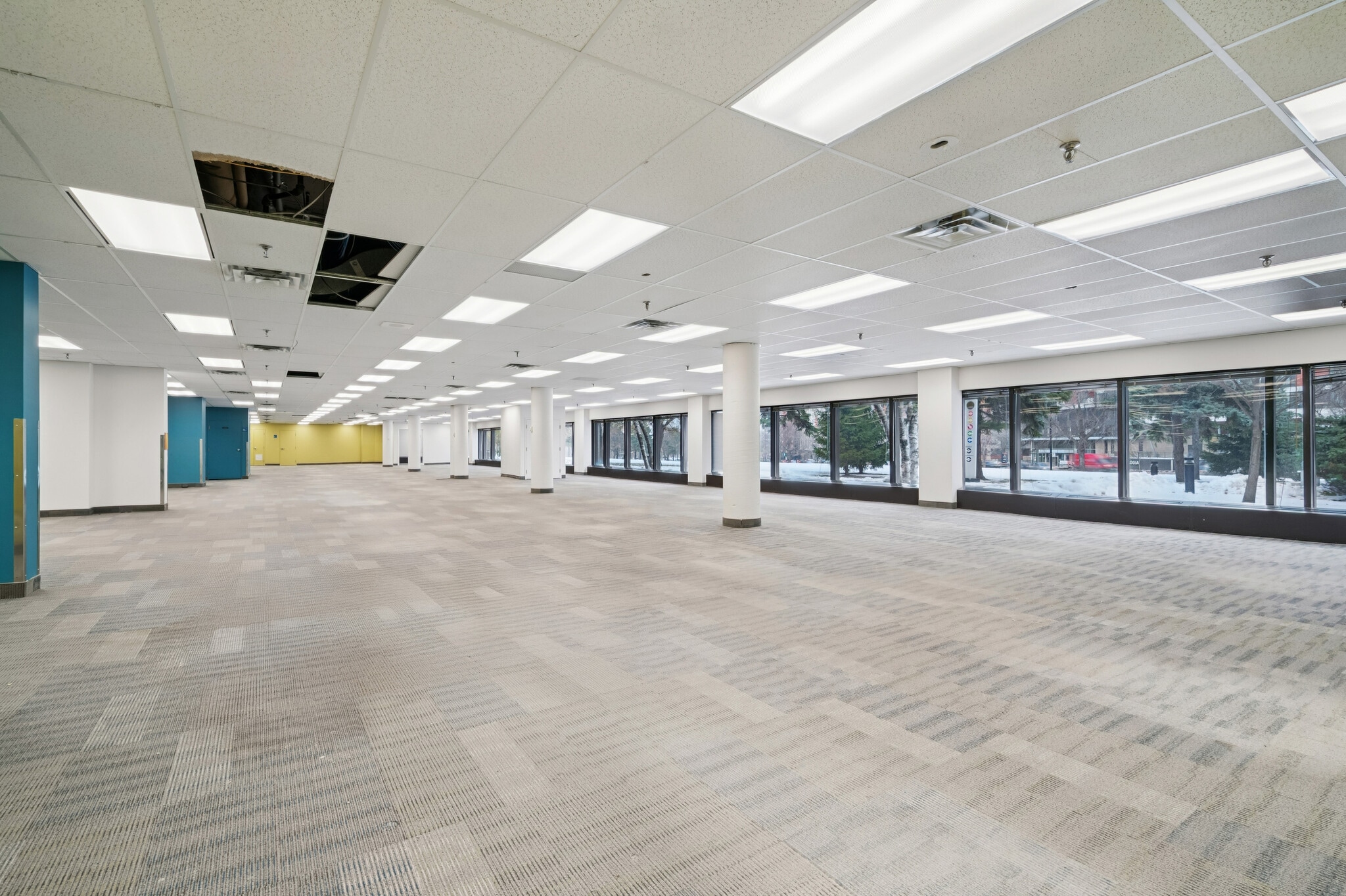 5199 Rue Sherbrooke E, Montréal, QC à louer Photo intérieure– Image 1 sur 2