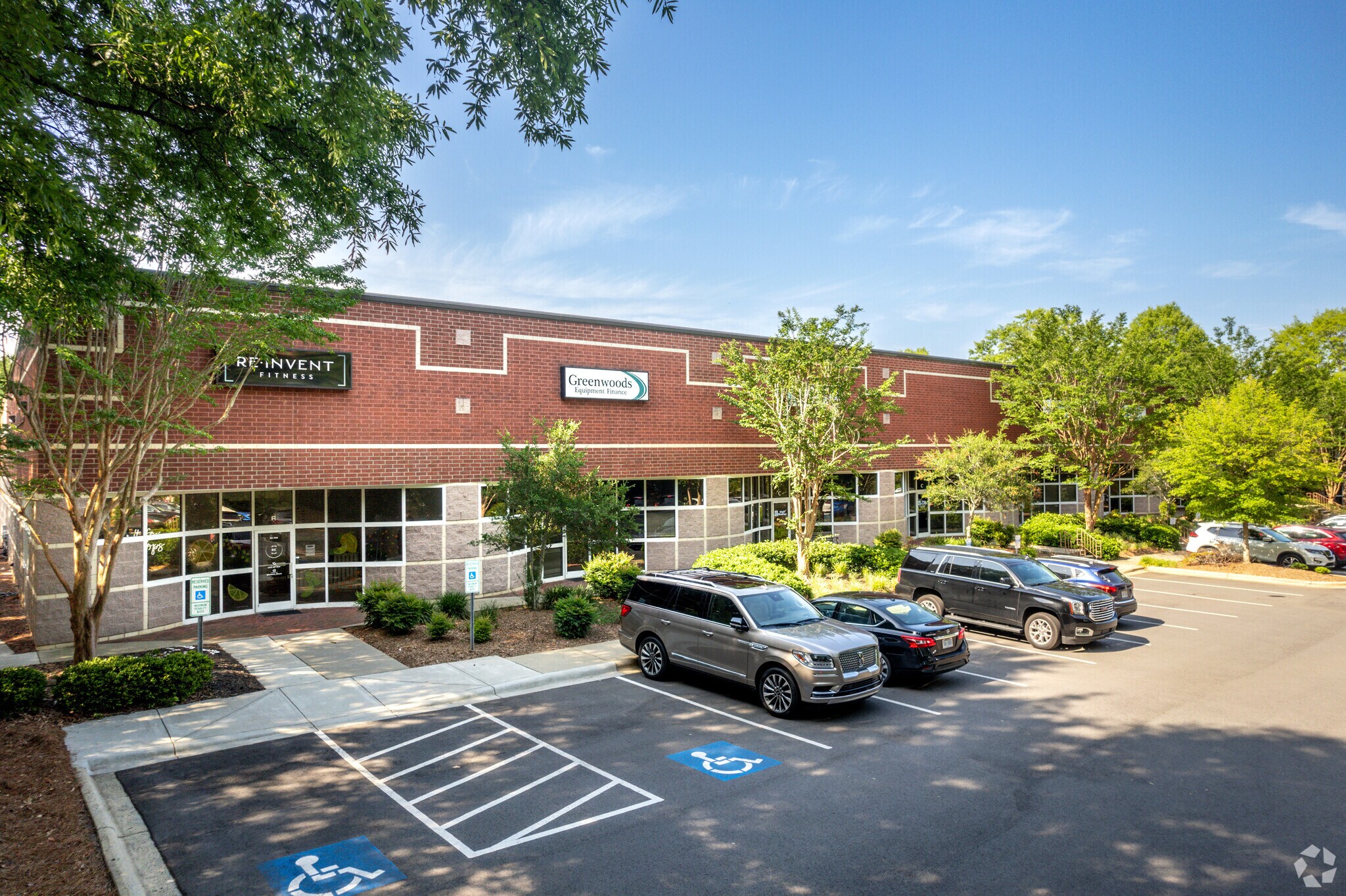 1150 Crews Rd, Matthews, NC à louer Photo de l’immeuble– Image 1 sur 8