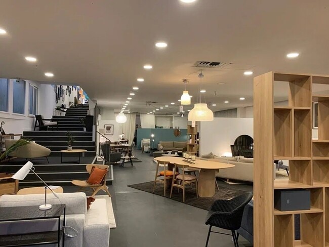 Plus de détails pour 19 Avenue Du Général Leclerc, Viroflay - Logement à vendre